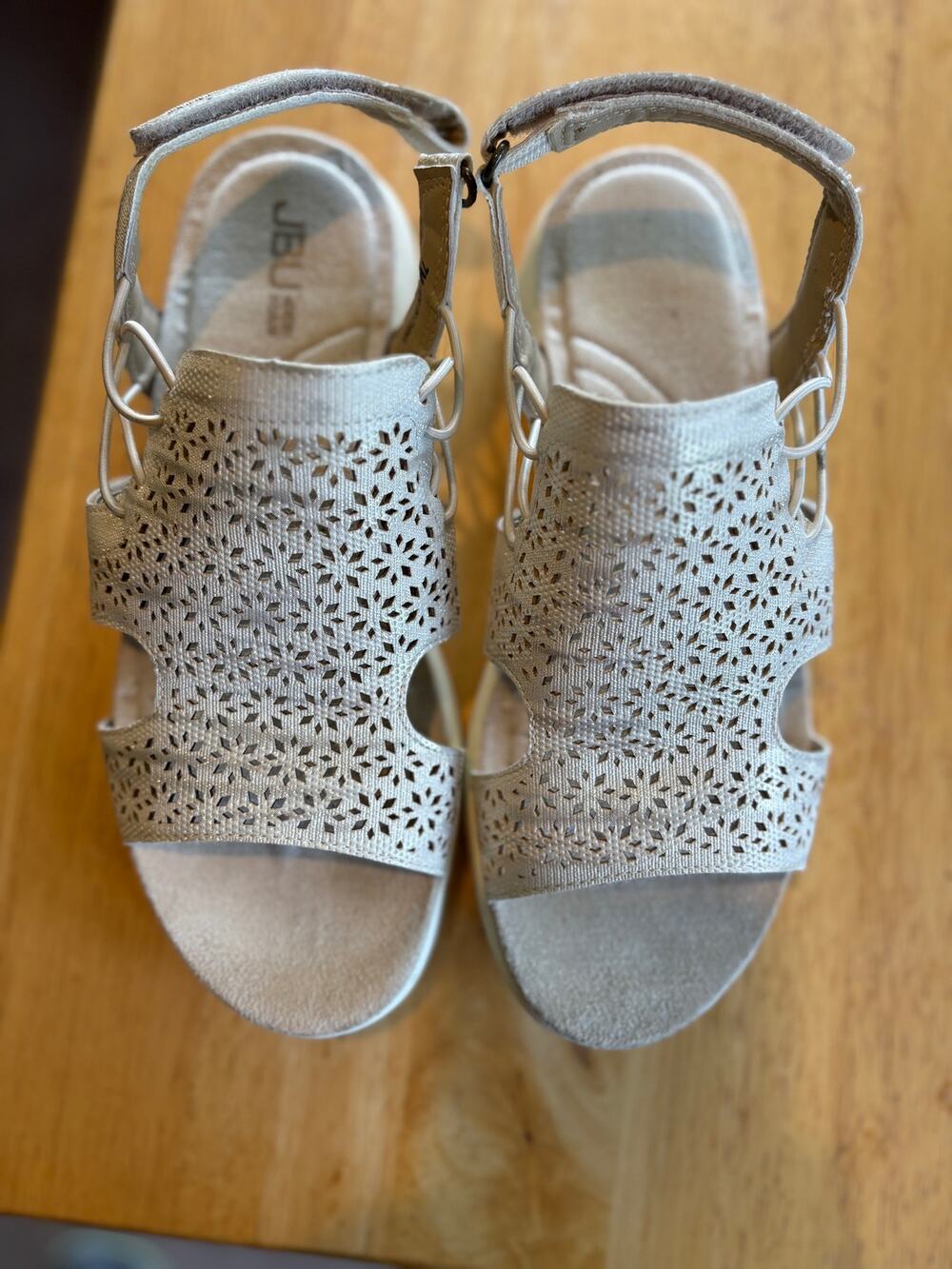 JBU Beige Sandals Sz 7